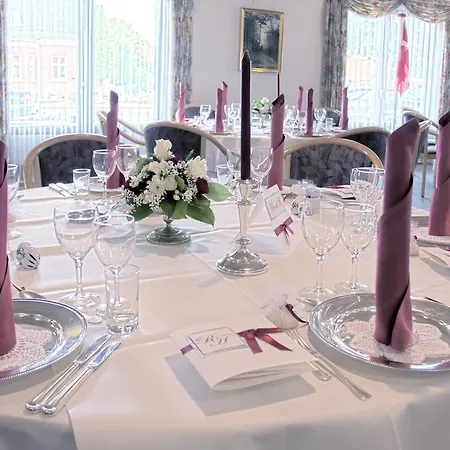 אורחן Hovborg Kro הובבורג